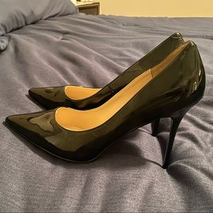 Black 4 1/2 stiletto heel patent leather shoes